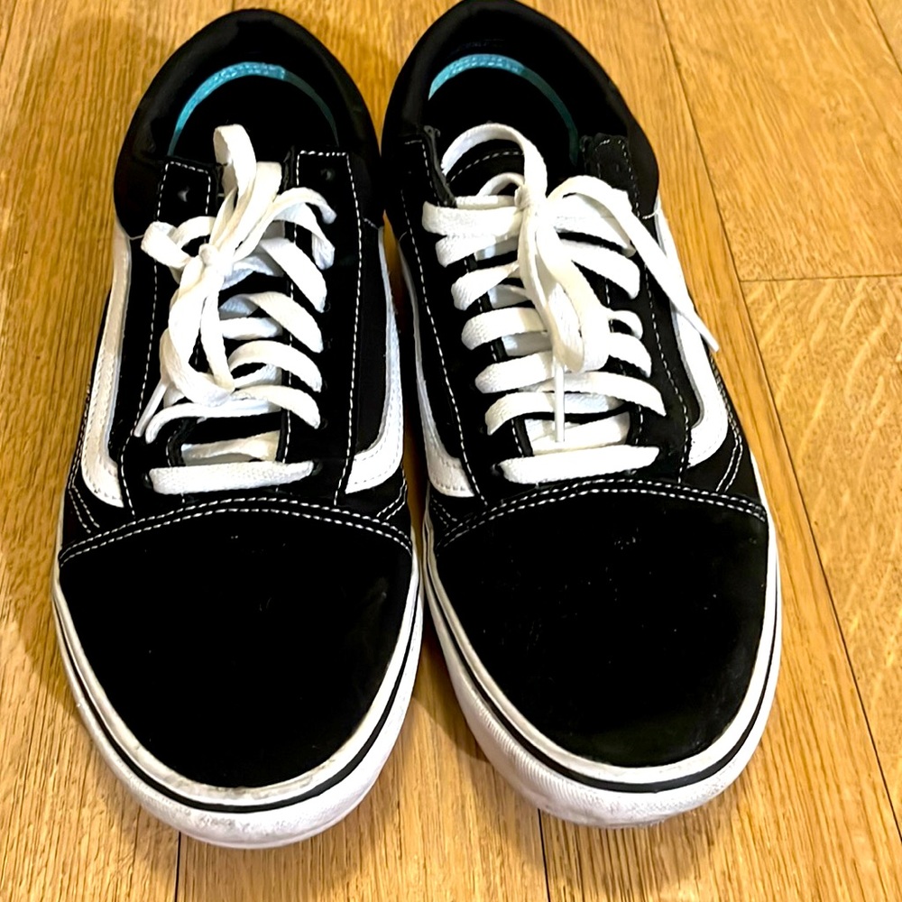 Vans , 9.5 , black and white , comfy Cush, no box